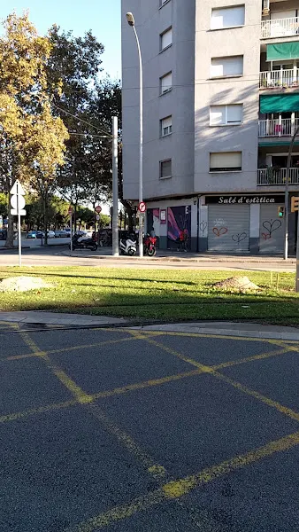 EE perruquers - Peluquería en Sant Adrià de Besòs - foto 2