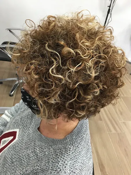 Rocío Pimentel Estilistas - Peluquería en San Fernando - foto 2