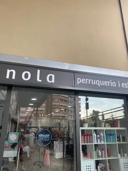 Nola y Mariana - Peluquería i estética - Peluquería en Terrassa - foto 2
