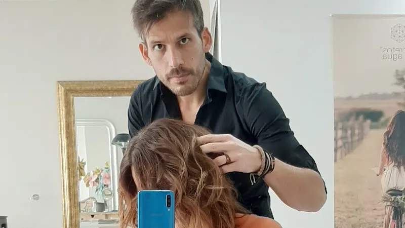 Vikro - Peluquería en San Fernando - foto 2