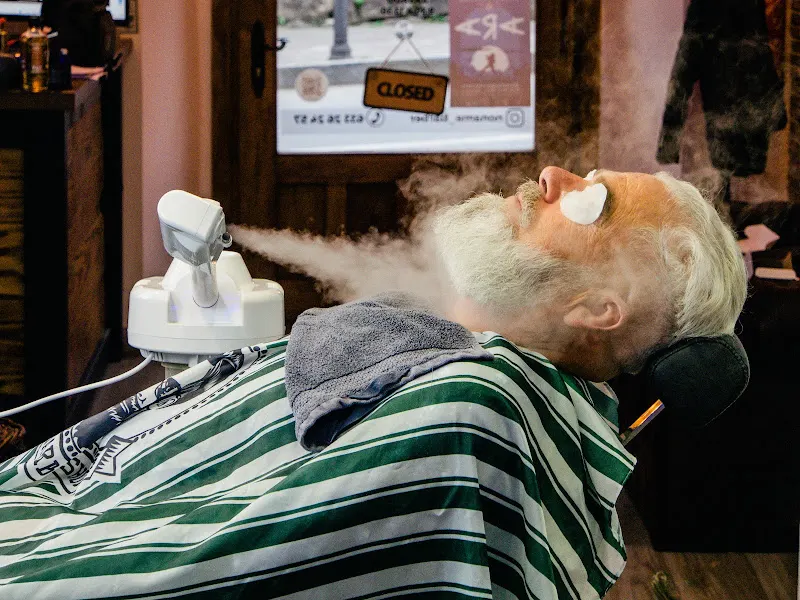 Barbería No Name - Peluquería en Potes - foto 2