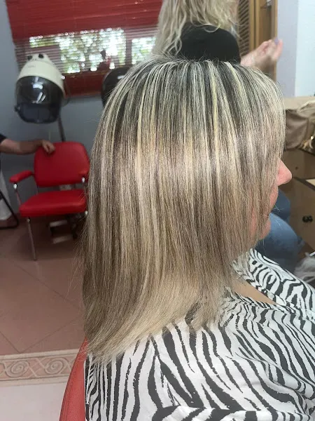 Peluquería Ikary - Salón de belleza