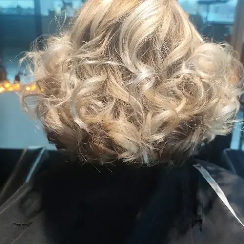 Dodeka peluqueros