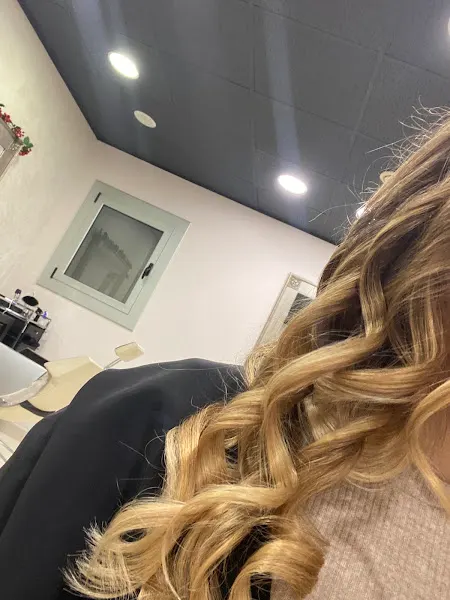 Peluquería BelleZone - Peluquería en Castelldefels - foto 3