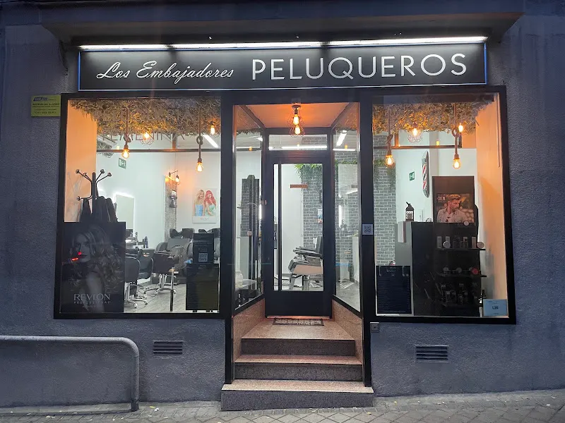 Los Embajadores 96 Peluquería Femenina y Barberia