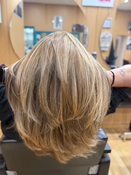 Mar Cobos Peluqueria y Estetica