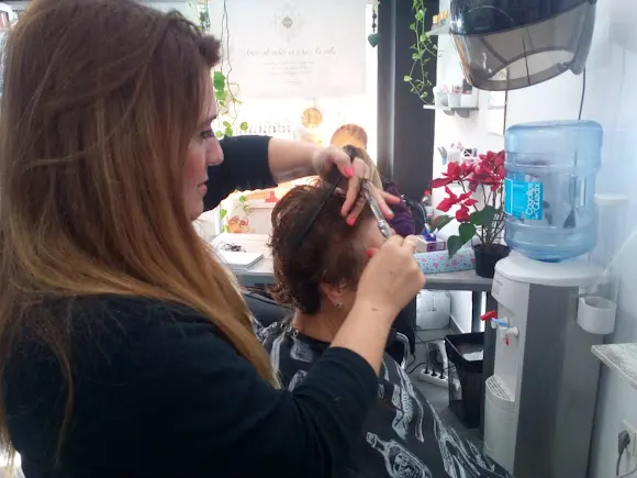 Salón de Peluquería y estética DELICADO
