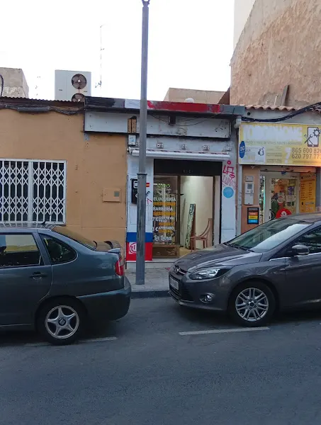 Peluqueria Caballeros La Luna Hairdresser - Guardamar del Segura