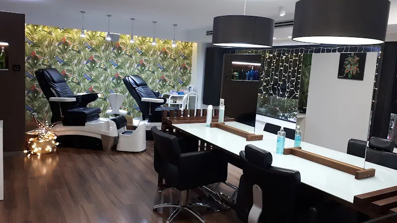 AIRE'S PELUQUERÍA Y BELLEZA