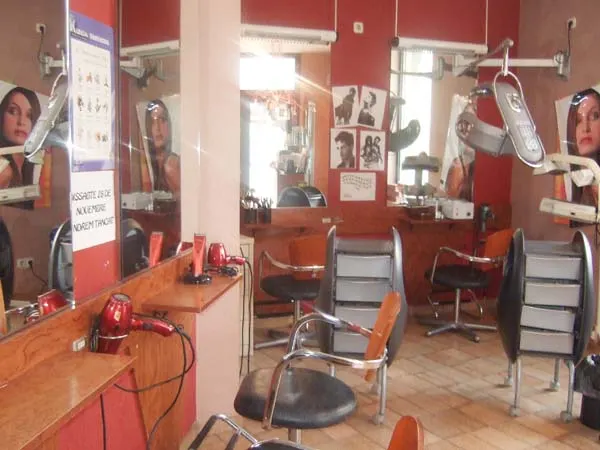 Sara Peluquería - Peluquería en Sant Feliu de Codines - foto 3