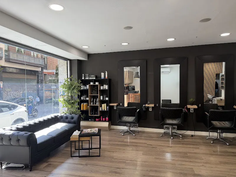 Peluquería Cris - Peluquería en Barcelona - foto 2