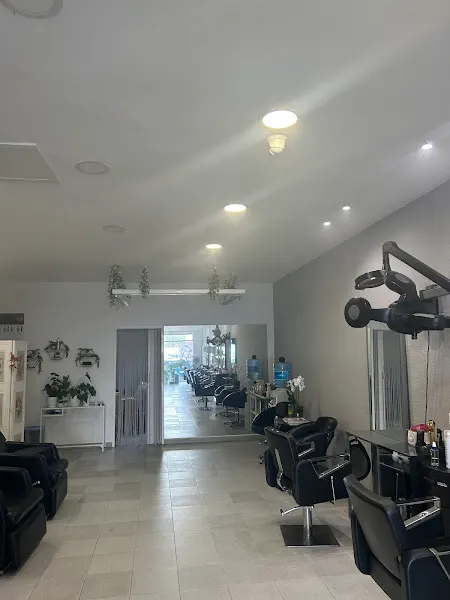 Nathalia Hair salón - Llinars del Valles