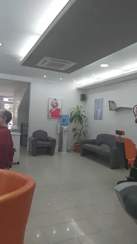 Una Altra Pelu