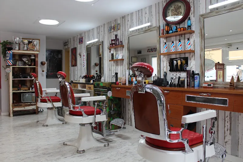 La Barberia del Cuartel - Barbería en Sant Boi de Llobregat - foto 2