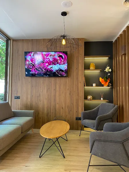 JOSE MONTIEL HAIR SALON