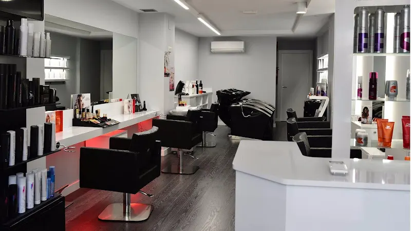 MÓNICA PORRES PELUQUERÍA & ESTÉTICA