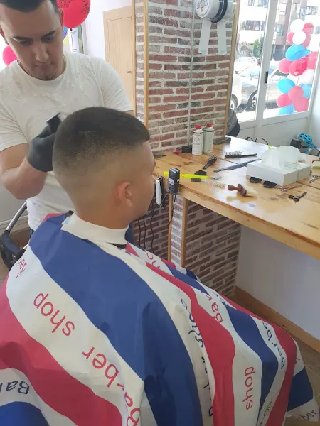 Peluquería y barbería Alfa style