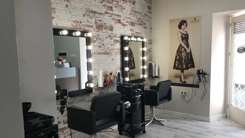 Masala Hair & Beauty - Peluquería en San Roque - foto 2