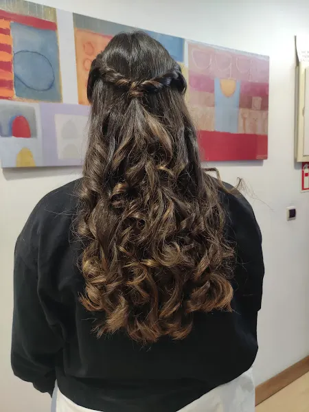 Peluquería Oslé - Peluquería en Cabezon de la Sal - foto 2