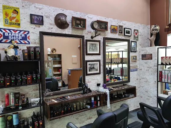 Centro Rodolfo Del Barrio Peluqueros ( Peluquería Y Posticeria )