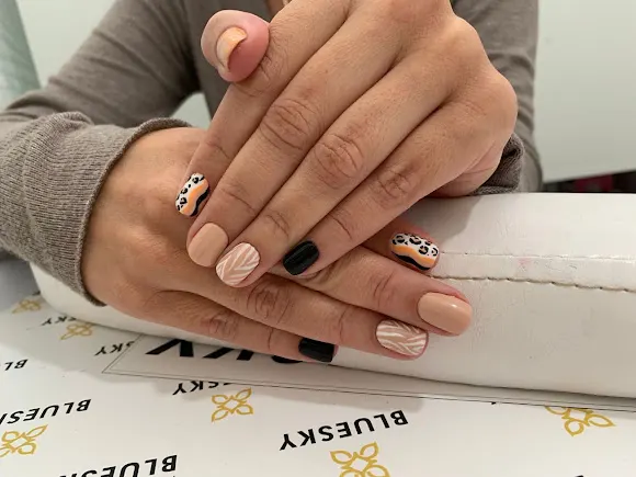 El salón peluquería y estética - Baena