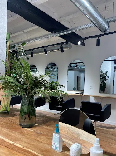 Botanic Art Hair Salon. Peluquería y Estética.