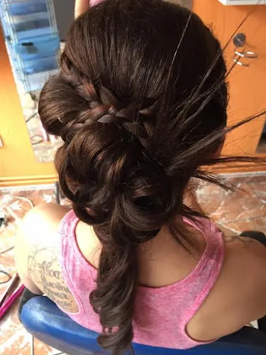 Academia De Peluqueria Amaral - Benavente