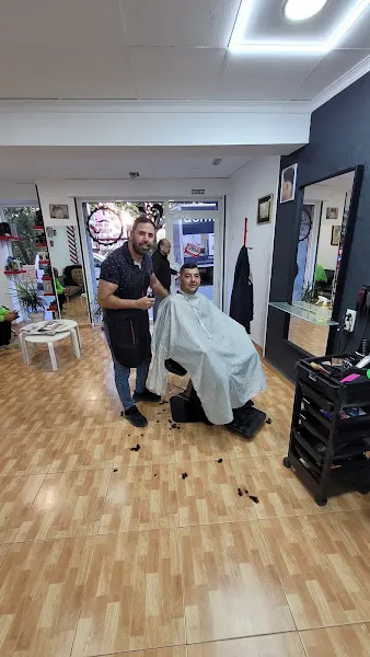 peluqueria barberia haron - Villena