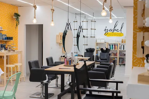Isabel Muñoz Salón De Peluqueria - Peluquería en Castrillón - foto 2