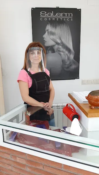Peluqueria María Carme Calzada Nadal - Peluquería en Granollers - foto 2