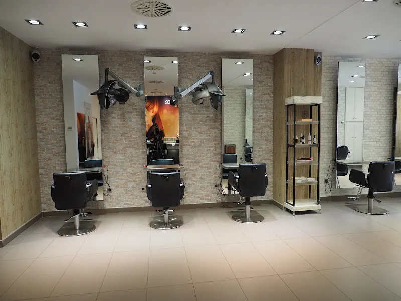 JUAN MANUEL ARCE, Peluquería y Estética - Estilismo y Belleza en Burgos