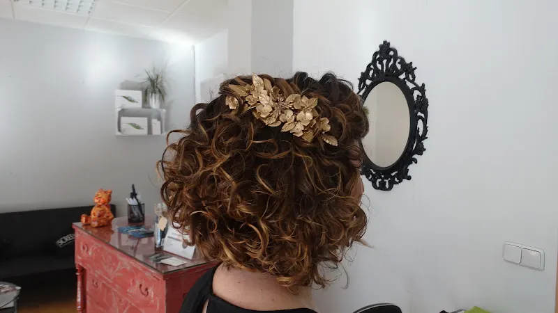 Peluquería y Estética "Míriam Ruiz"
