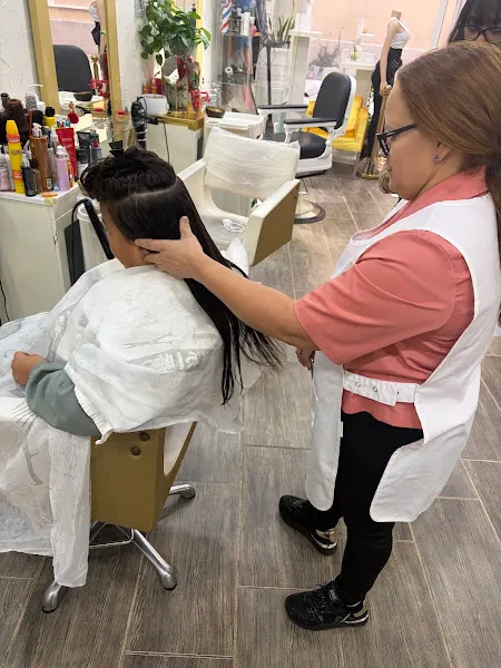 Iluminación Peluqueria Unisex - Figueres