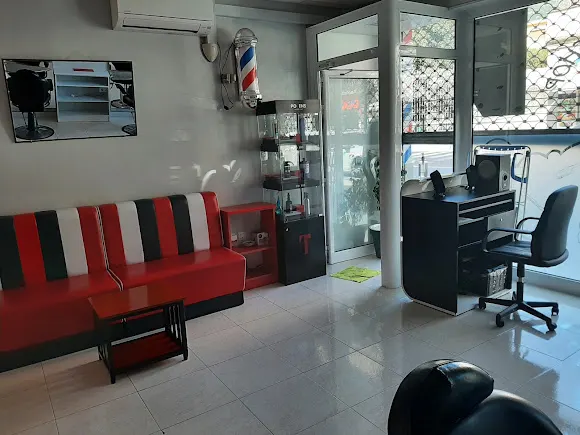 Barbería peluquería - Figueres