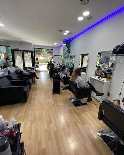 Hair Clinic Estilistas & Coloristas