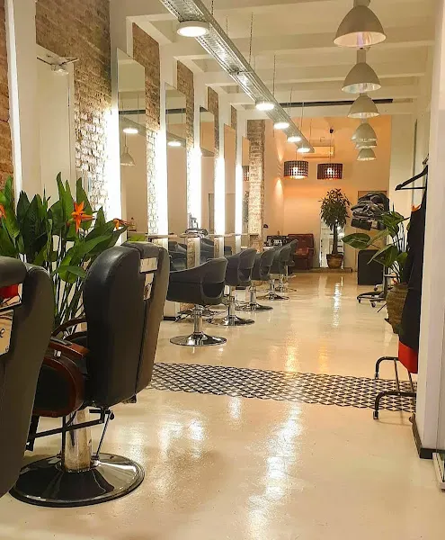 Amon Hair & Beauty - Peluquería en Barcelona - foto 2