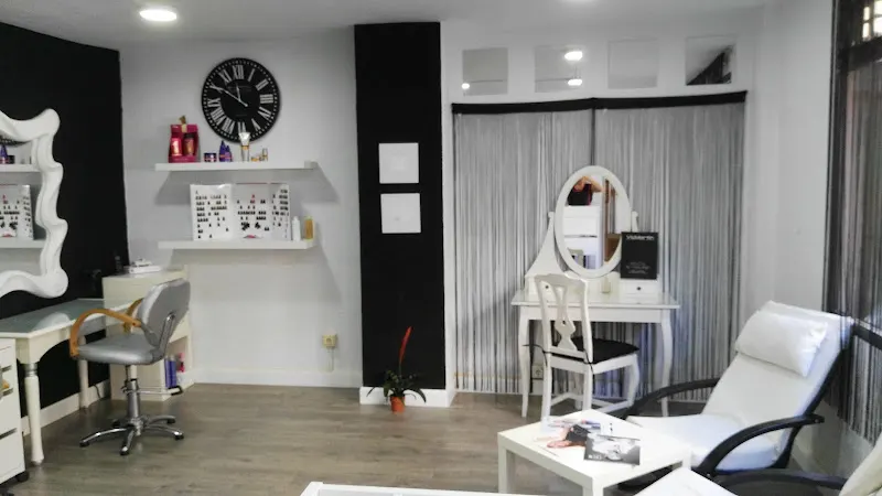 Peluquería - Peluquería en Cáceres - foto 2