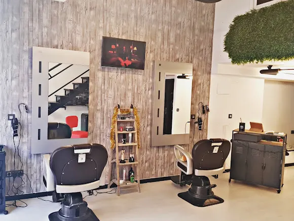 ROOM 28 PELUQUEROS BARBERÍA - Granada