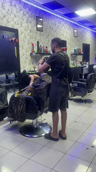 Barber shop Sky seven - Peluquería en Benidorm - foto 2