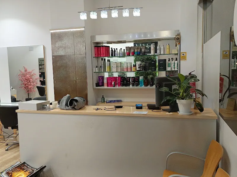 J & B Peluqueria (Unisex) - Alicante
