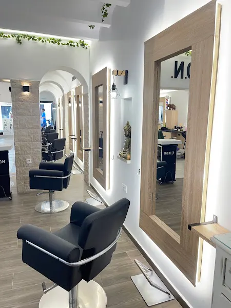 Peluquería Gaudí Salons Estilistas - Mérida
