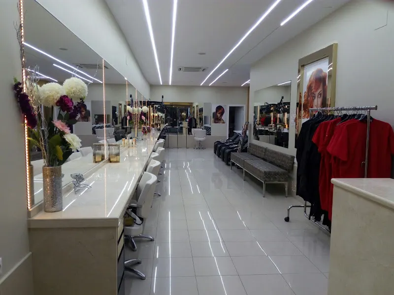 Dania Peluquerías - Peluquería en Burgos - foto 2