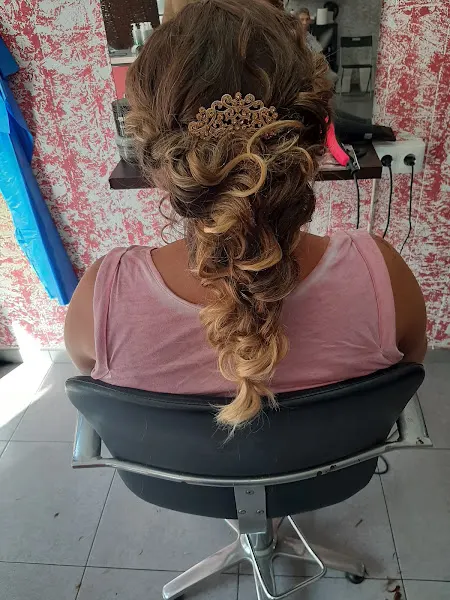 PELUQUERIA Y ESTETICA NUEVO ESTILO
