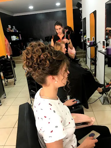 PELUQUERIAS LOW COST