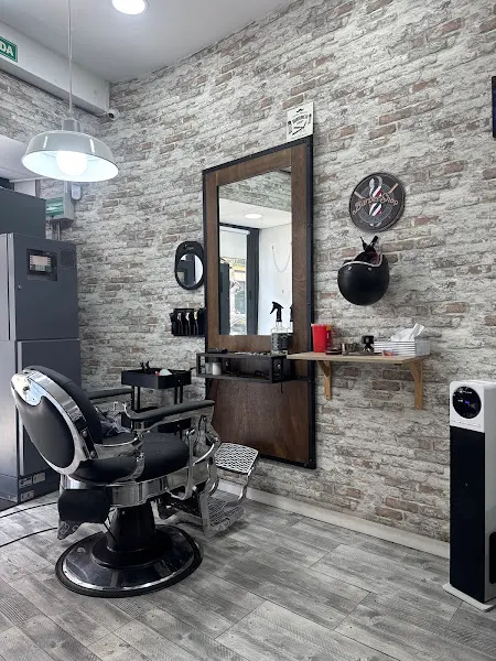 BARBERIA BARBER HOUSE JEC - Barbería en Madrid - foto 2