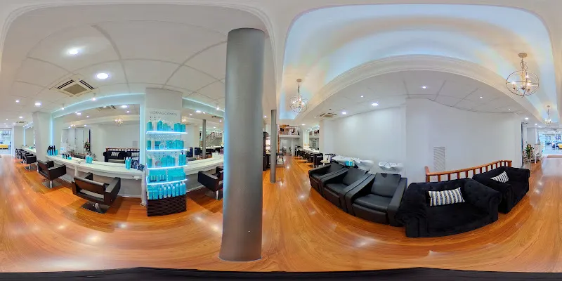 Hair Cut Day Aragó Salón Peluquería Barcelona
