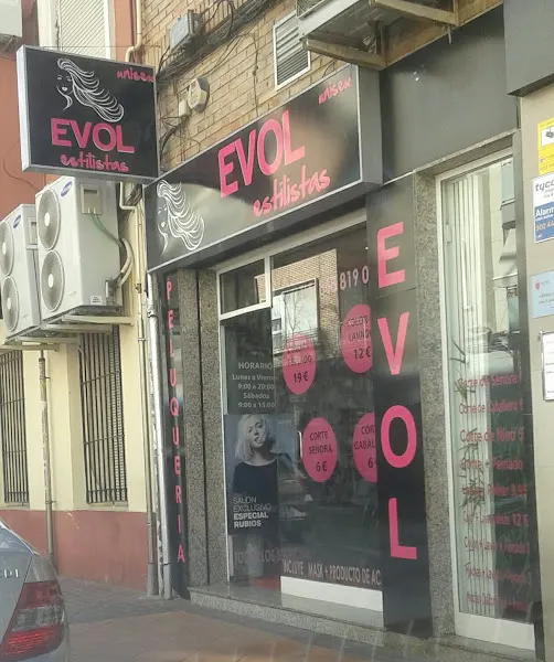 Evol Estilistas - Peluquería en Murcia - foto 2