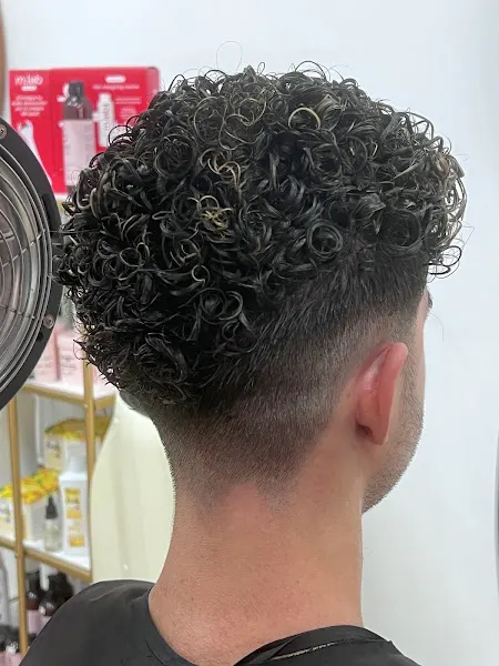Forma y Color Estilistas Peluquería y Estética.Transición a canas Grey blending Las Palmas. Método curly
