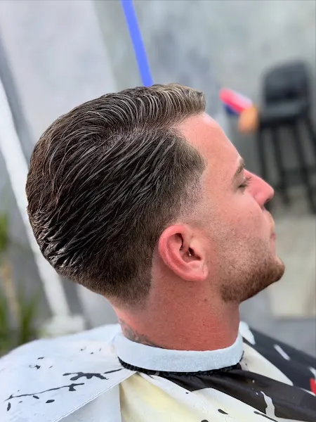 Corte Fino barbería elche de la sierra - Elche de la Sierra