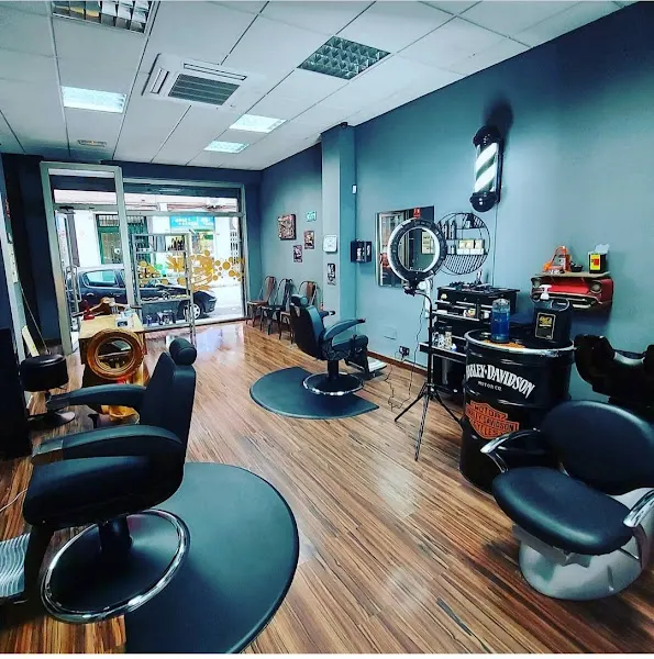 Zequi Nandez barbería & imagen masculina - Barbería en Alicante - foto 2